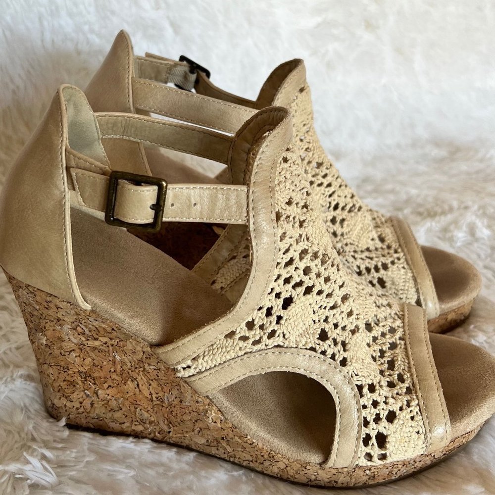 Wedge Shoes Cork and Knit Details Size 8 Maurices